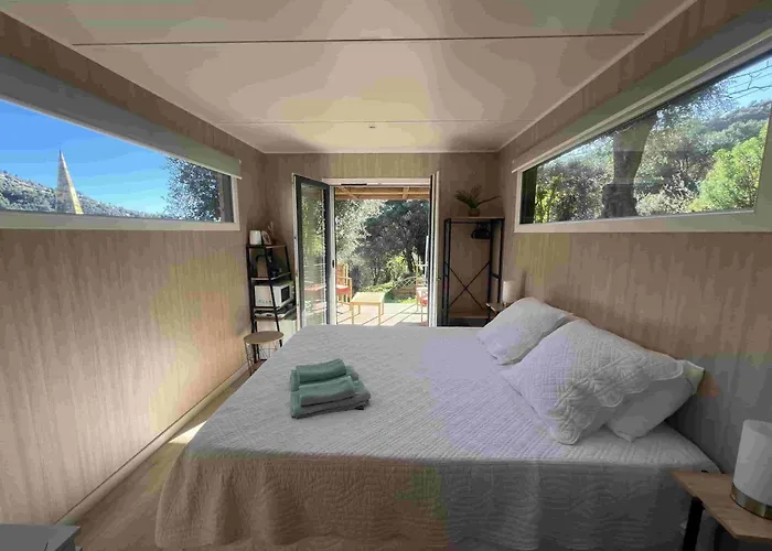 Le Nid De L'oliveraie *